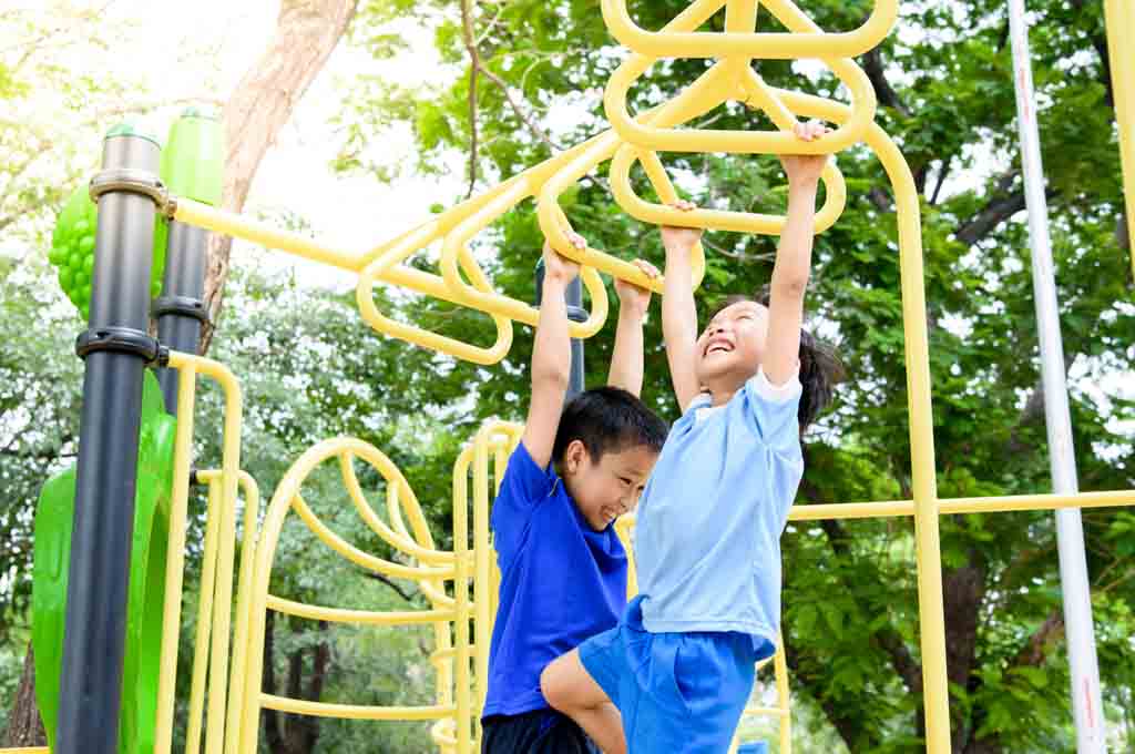 many benefits of outdoor play